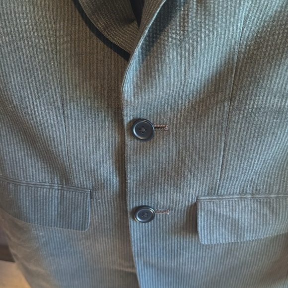 Boys Gray PinStriped Suit Jacket Size 8 Not New - Picture 8 of 16